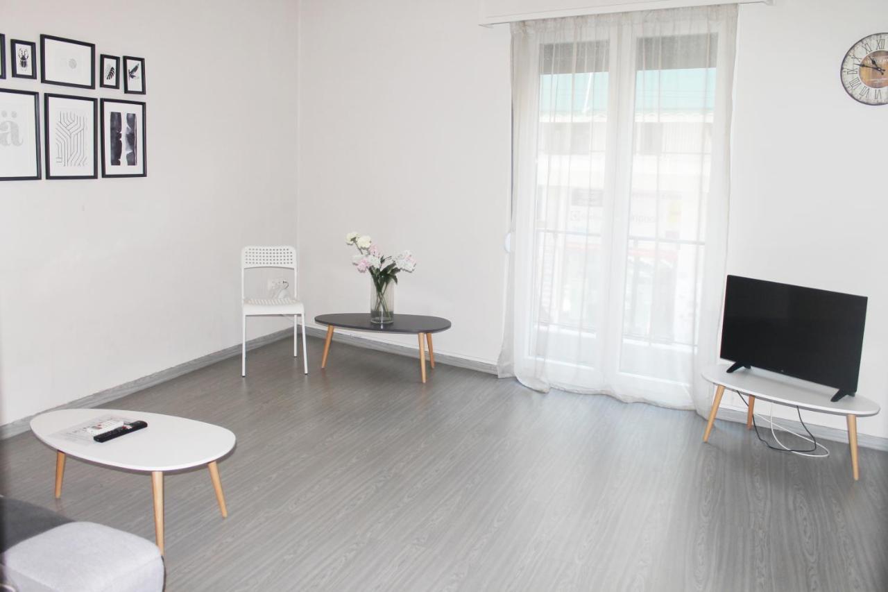 Wsd Golden Times 8 Apartment Hotel Атина Екстериор снимка